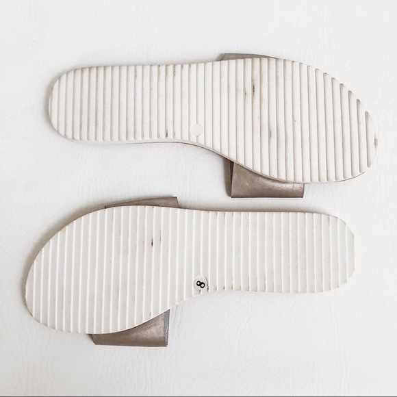 Simon Chang Metallic Slide Sandals - Picture 5 of 5